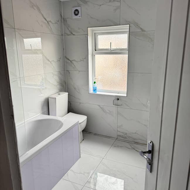 2 Room for Rent Main Photo