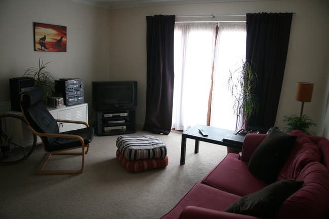Room to let for max 5 months in quiet home Main Photo