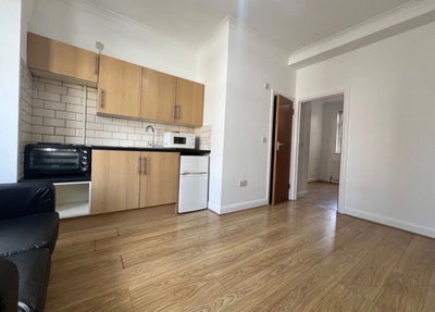 Ilford - Rooms with en-suite Available to rent Main Photo