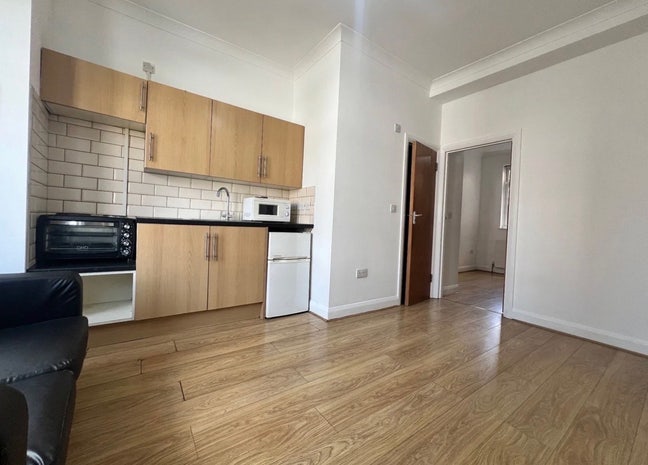 Ilford - Rooms with en-suite Available to rent Main Photo