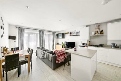 Close to West Drayton Station, Heathrow Airport Main Photo