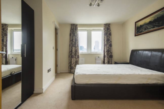 Beautiful huge double room super close to tube Main Photo