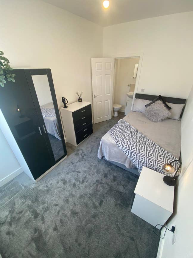 Stunning en-suite room available - DN4  Main Photo
