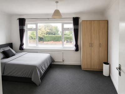 Room In Erith 5-10min walk from station& High St Main Photo