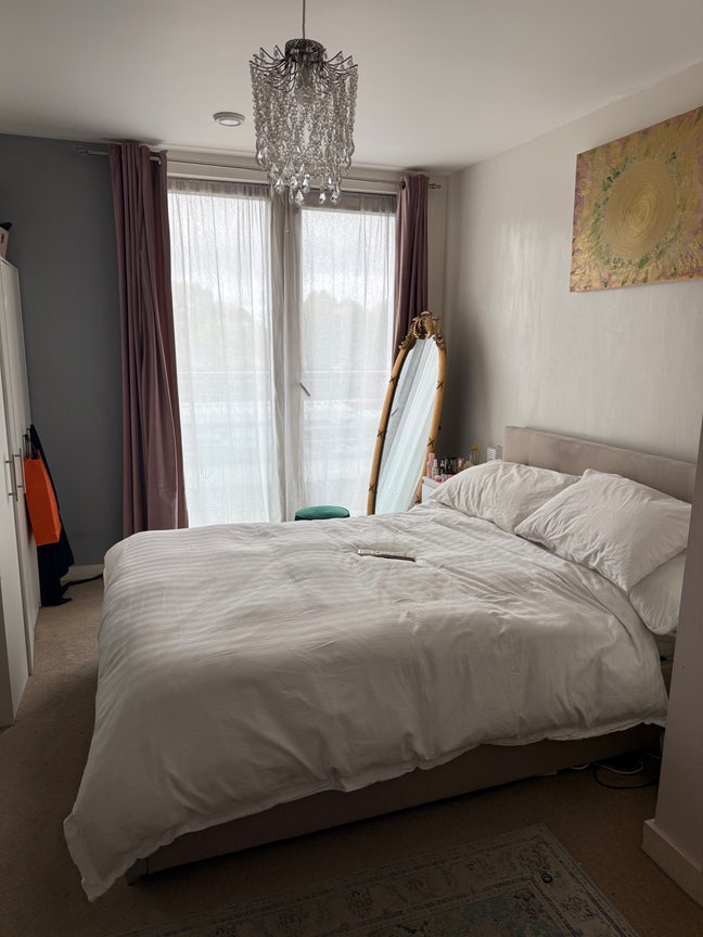 Large double room in cosy flat in Richmond  Main Photo