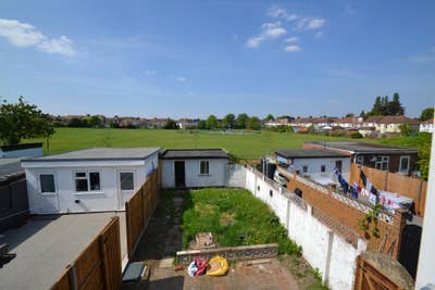 Beautiful and Spacious 3-Bedroom House to Rent Main Photo