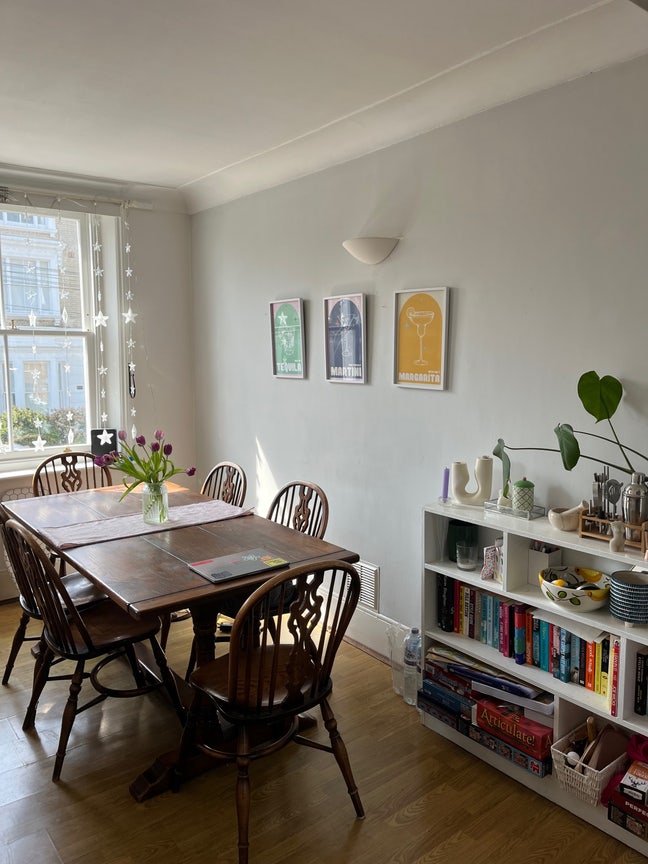 Room available in a 3 bed girls maisonette Main Photo