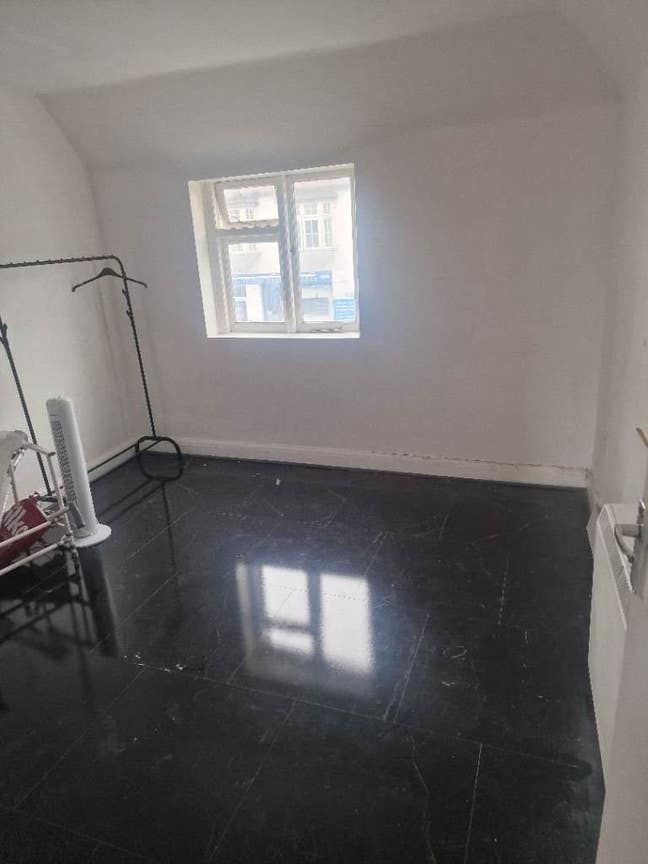 Spacious 1 Bed Flat to Rent – Harefield Village Main Photo