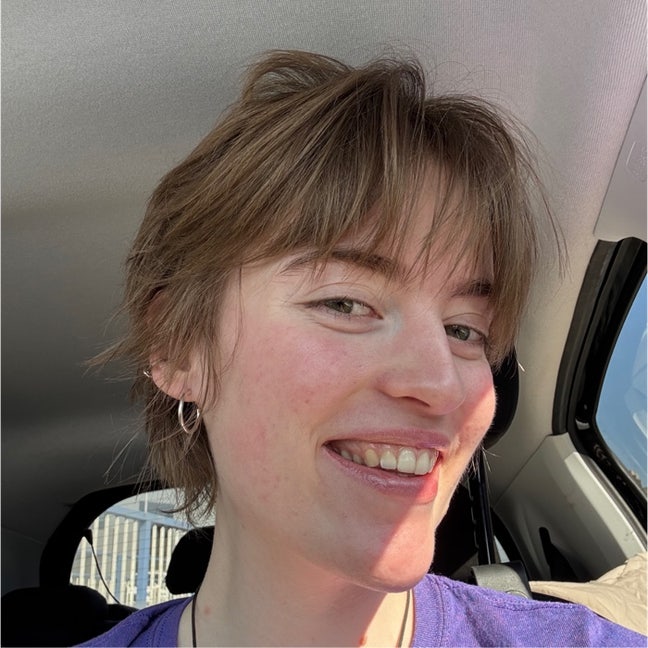 professional 22 y/o woman looking for roommates! Main Photo