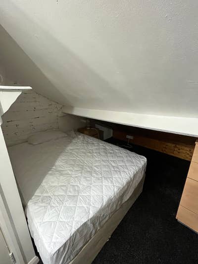 🏡 Loft Ensuite Room Available – Dollis Hill NW10 Main Photo