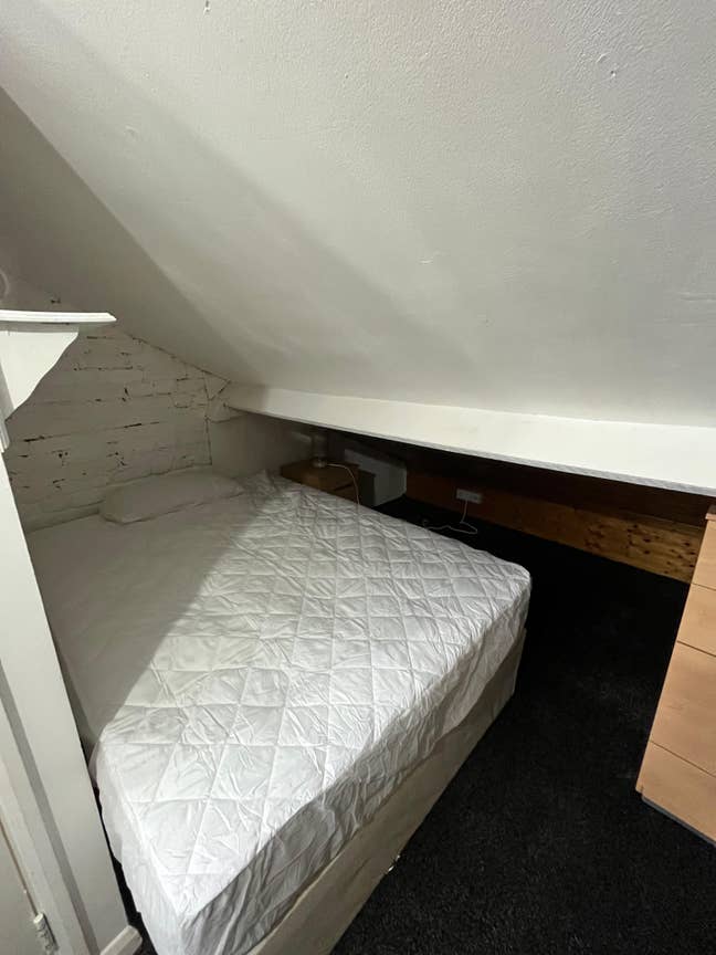 🏡 Loft Ensuite Room Available – Dollis Hill NW10 Main Photo