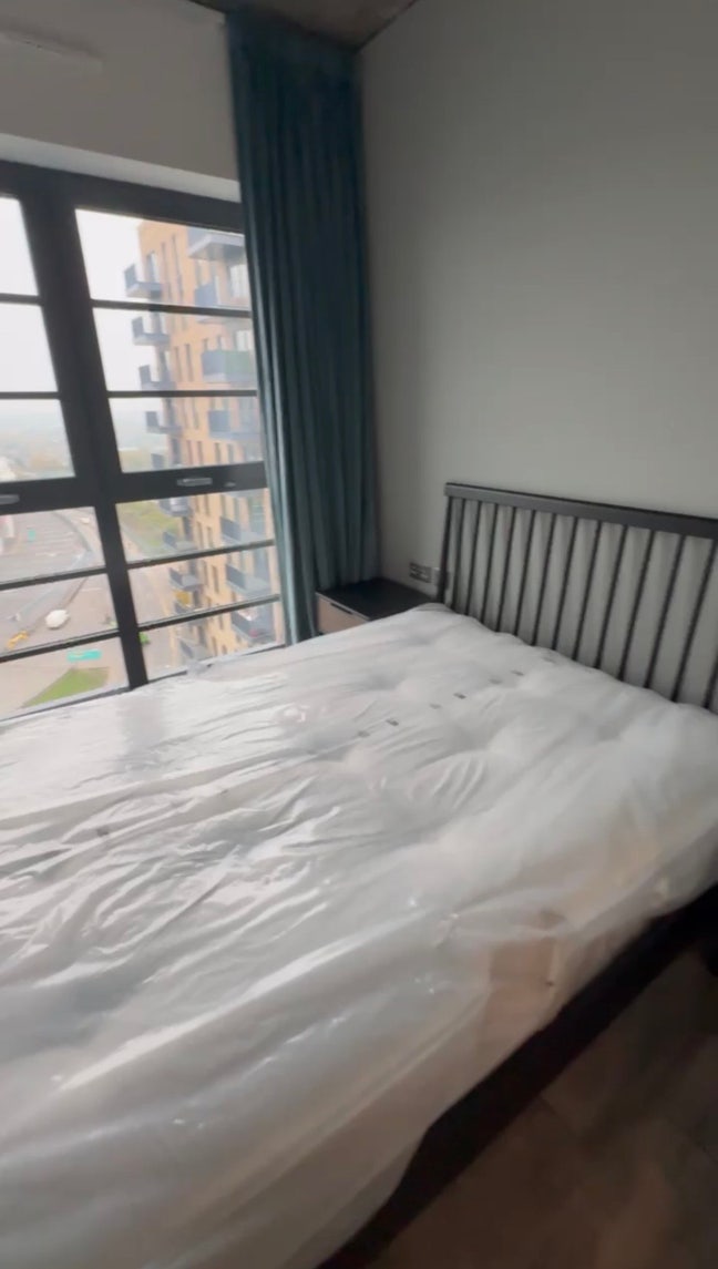 Looking for flatmate Main Photo
