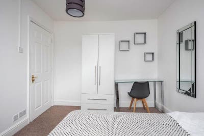 Double room in a quiet area/ W4  Main Photo