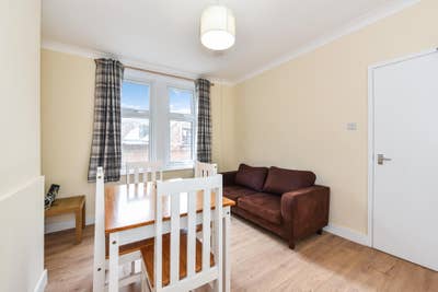 🛎️🌈Rooms Avail Down the Road from Hospital🛎️🌈 Main Photo