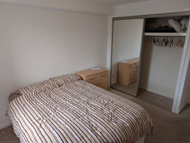 Room to rent on Fraser Road Main Photo