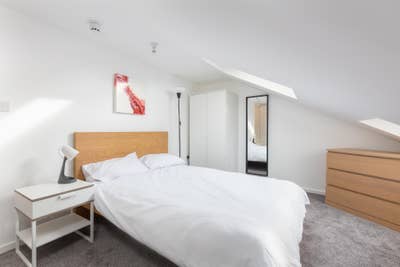 En-suite Large Double Room in South Shore Main Photo