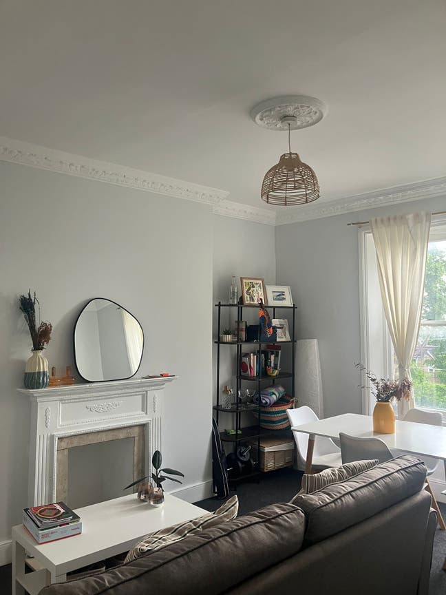 Whole 2b flat sublet in July Main Photo