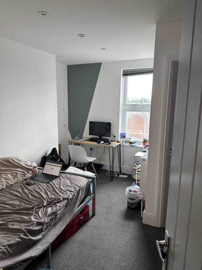&pound;527pm Sunny 1st Floor Room, Lincoln | Bills Inc Main Photo