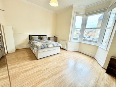  Dbl Co-Living in Surrey Quays Living Garden   Main Photo