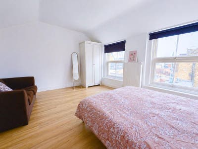 Huge Double | 15 min walk  to Liverpool St! Main Photo