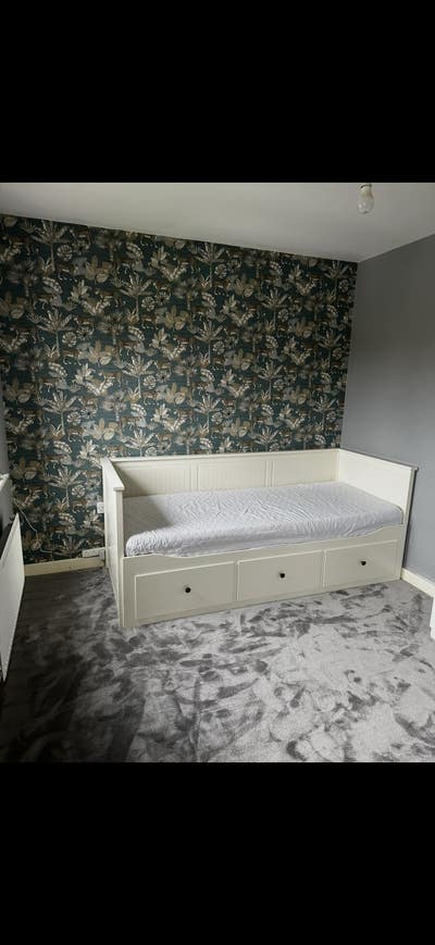 Double bedroom available w/ shared access bathroom Main Photo