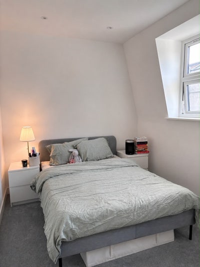 Spacious Double Bedroom Available in Zone2 Main Photo