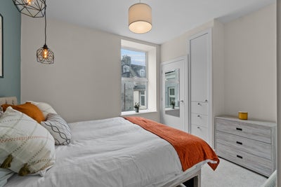 Central Location & Great Price, Available Now! Main Photo