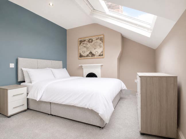 Stunning En-Suite Studio Room in L13 Available Now Main Photo