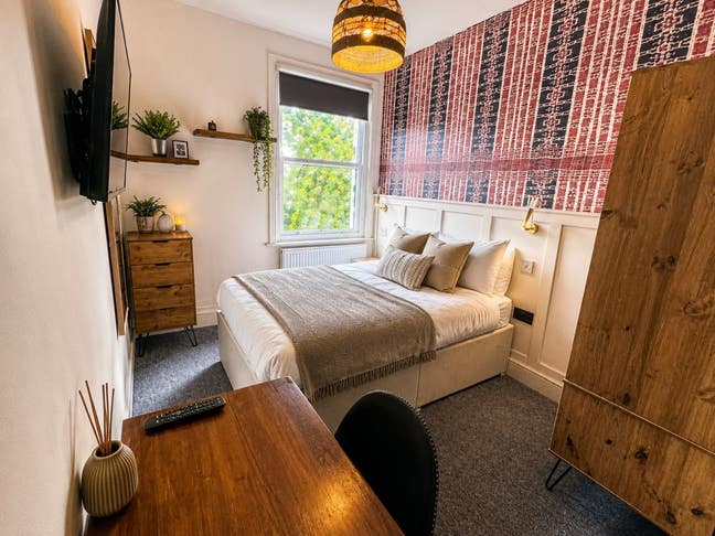 Luxury En-Suite Room Close to Luton Town Centre  Main Photo