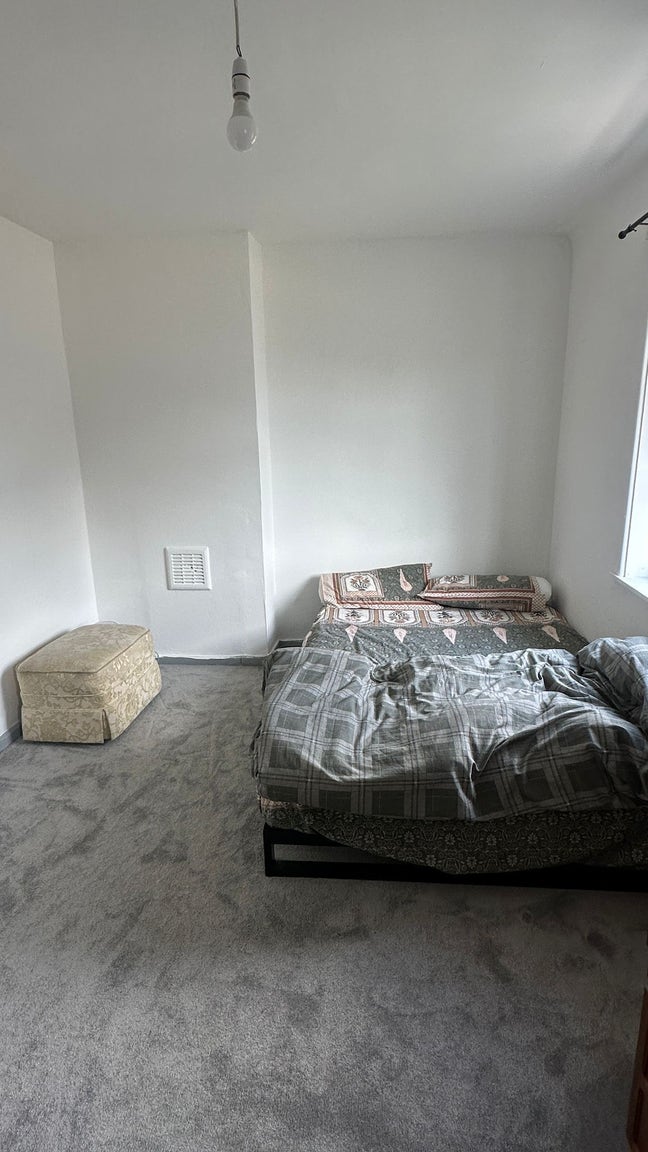 Double Room available for single or couple Main Photo