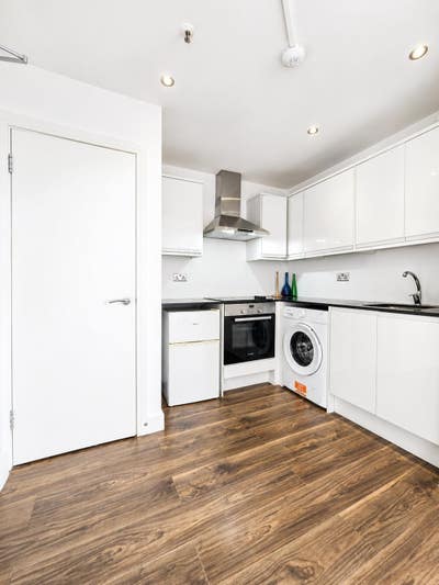 Modern Studio Apartment | Harrow  Main Photo