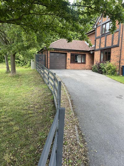 Two double rooms available. All bills included  Main Photo