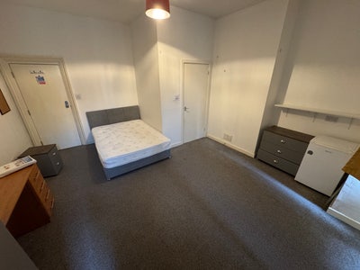 1 Single & 1 Double En-Suite Room in Central Dover Main Photo