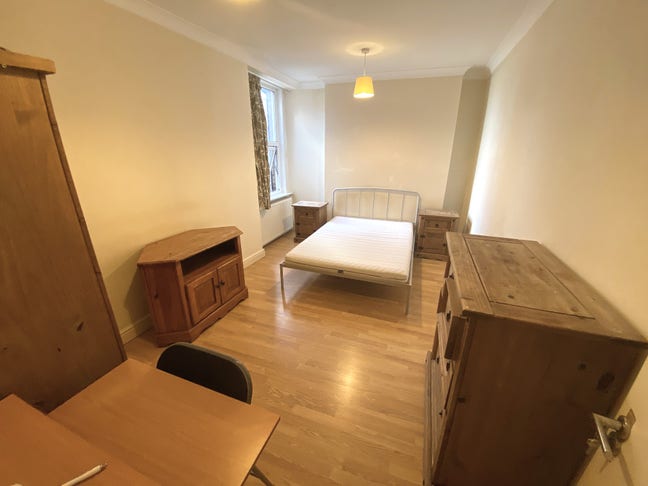 N4: room available NOW - All Bills Included  Main Photo