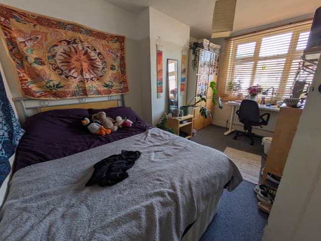 Double bedroom available in a shared 4 bed house Main Photo