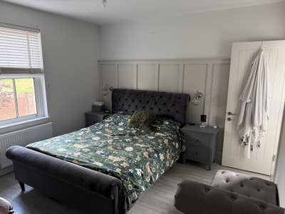Moden King En-Suite Room | 4-Bed House | Bills inc Main Photo