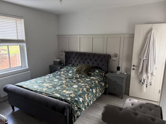 King En-Suite Room | Live In Landlord | Bills inc Main Photo