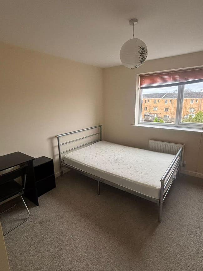 Large Ensuite near Uni/ MRI/ City Centre Main Photo