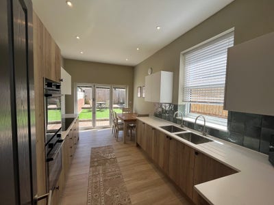 Newly Refurbished Rooms Available Main Photo