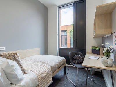 Straits Village Ensuite Room Tenancy takeover Main Photo