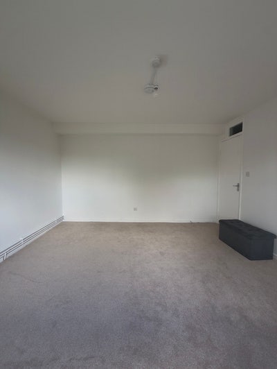     Bright & Spacious Double Room in Bromley Main Photo