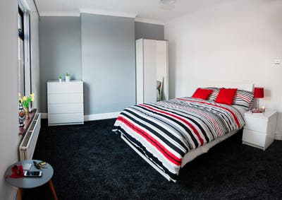 Friendly Professional House Share | Prime Location Main Photo