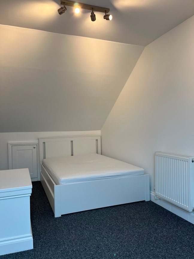 Stunning Newly Refurbished Double Room Main Photo
