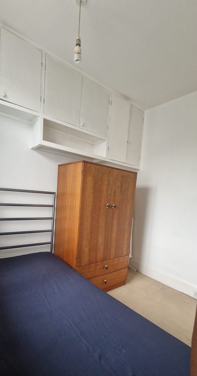 Room For Single Person  Main Photo