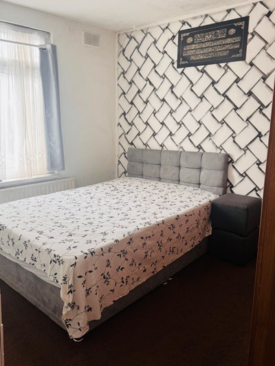 Tolet for Rent (Master Bedroom ) Main Photo