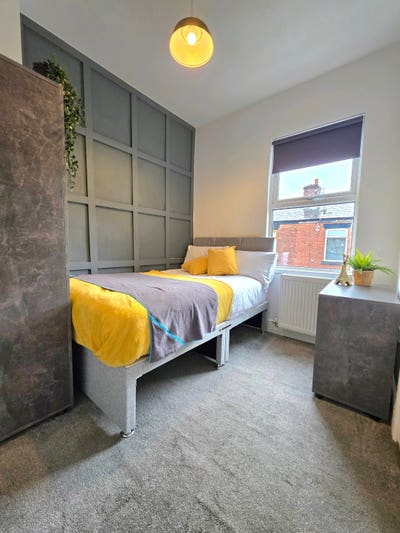 Double En-suite Room in Professional Houseshare Main Photo