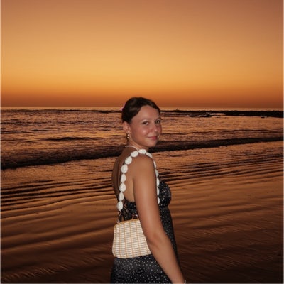 Fun social gal  Main Photo