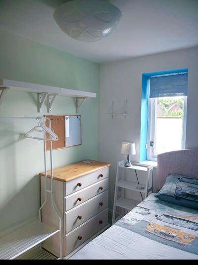 Furnished single room Main Photo