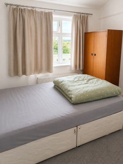 Spacious Furnished Room Available Now - DA7 Main Photo