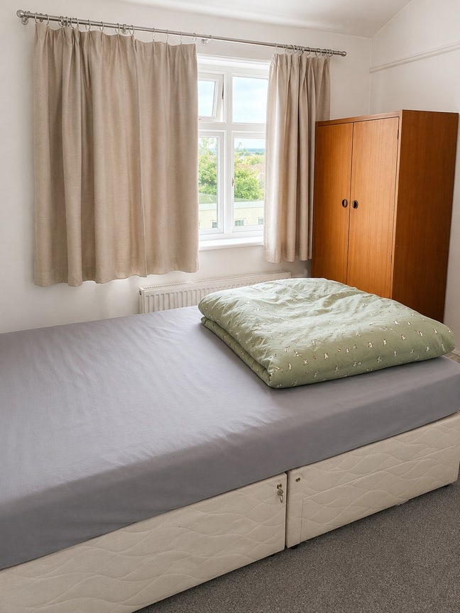 Spacious Furnished Room Available Now - DA7 Main Photo